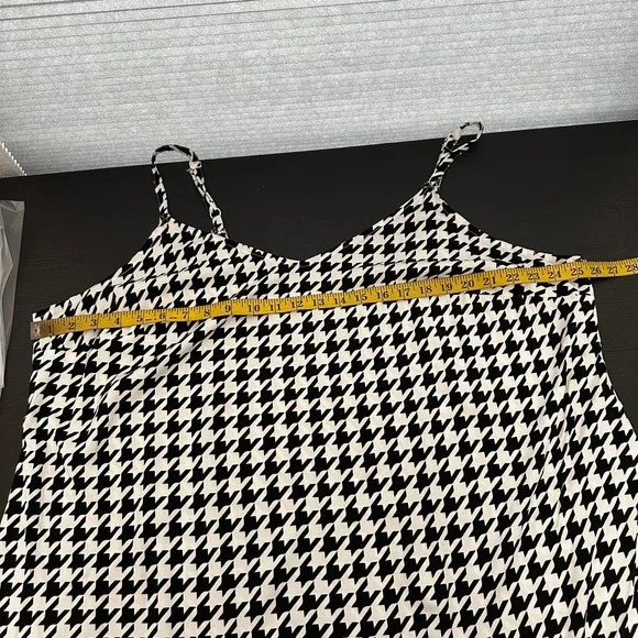 Women's Black and White Houndstooth Top - Picture 10 of 12